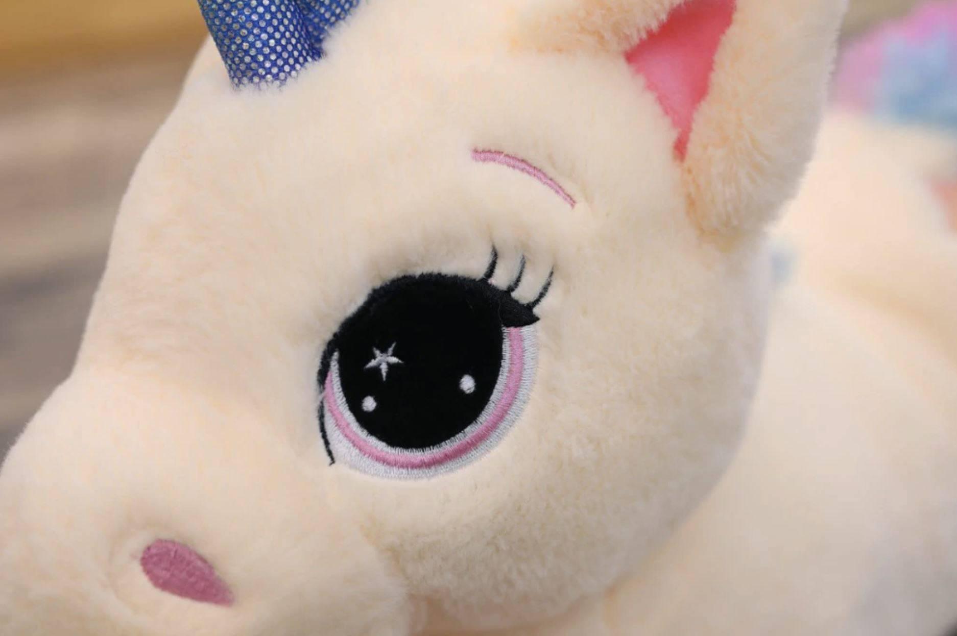 Peluche Licorne<br> Arc-en-ciel Kawaii - Une Licorne
