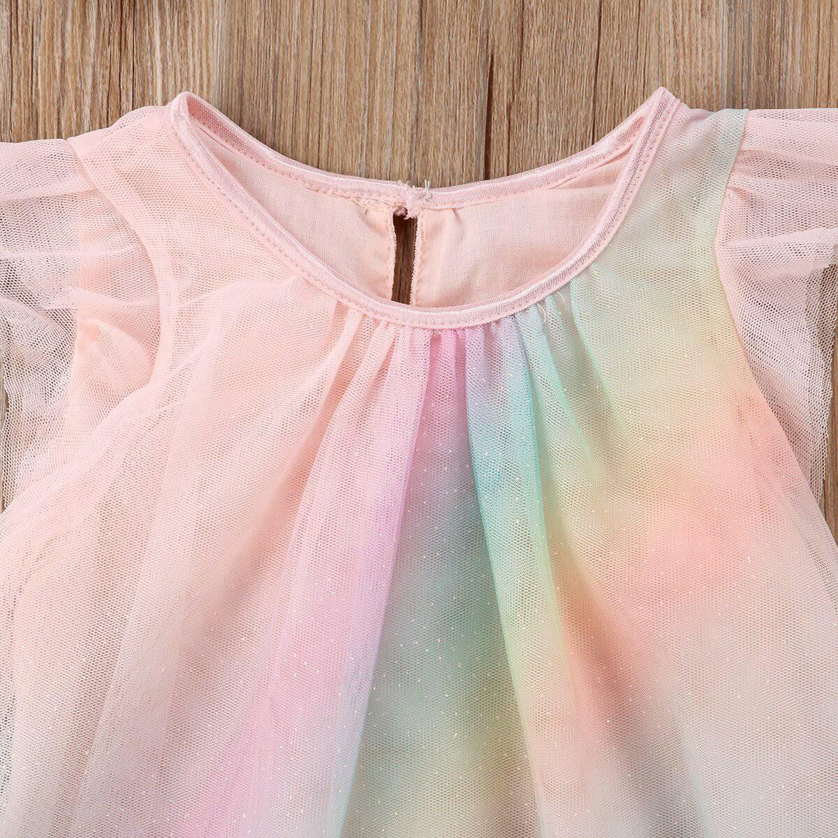 Robe Licorne Couleurs Arc-en-ciel - Une Licorne