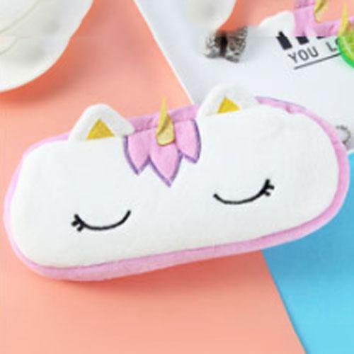 Trousse Licorne<br> En Peluche - Une Licorne